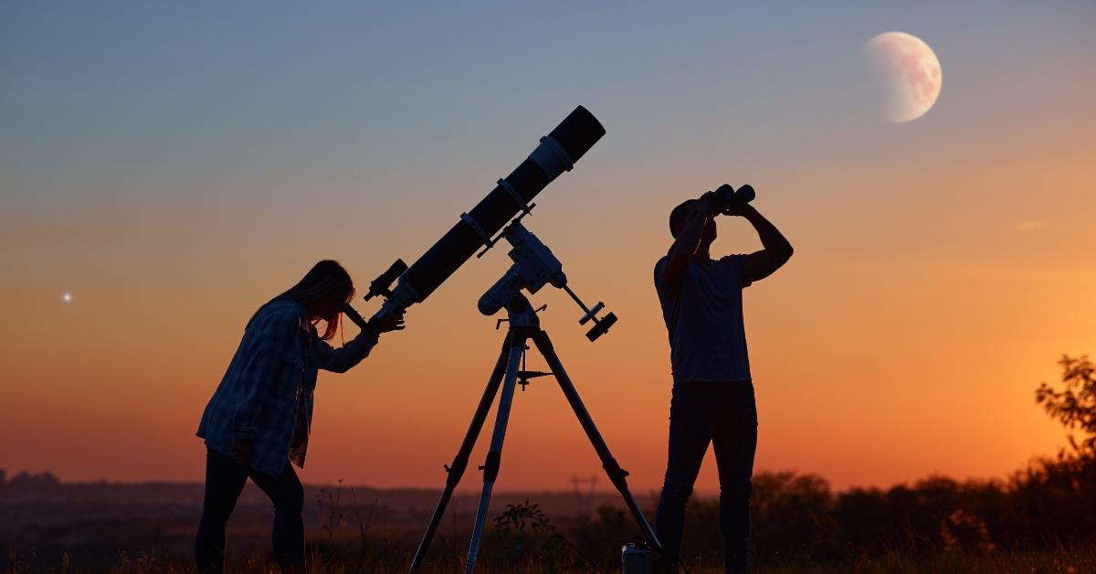 using telescope to look at sky