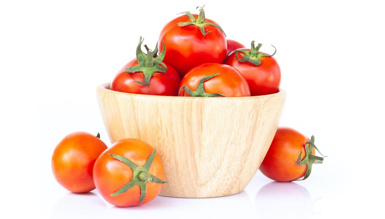 https://media.greenmatters.com/brand-img/-95n3EF4h/0x0/tomatoes-1586454834867.jpg