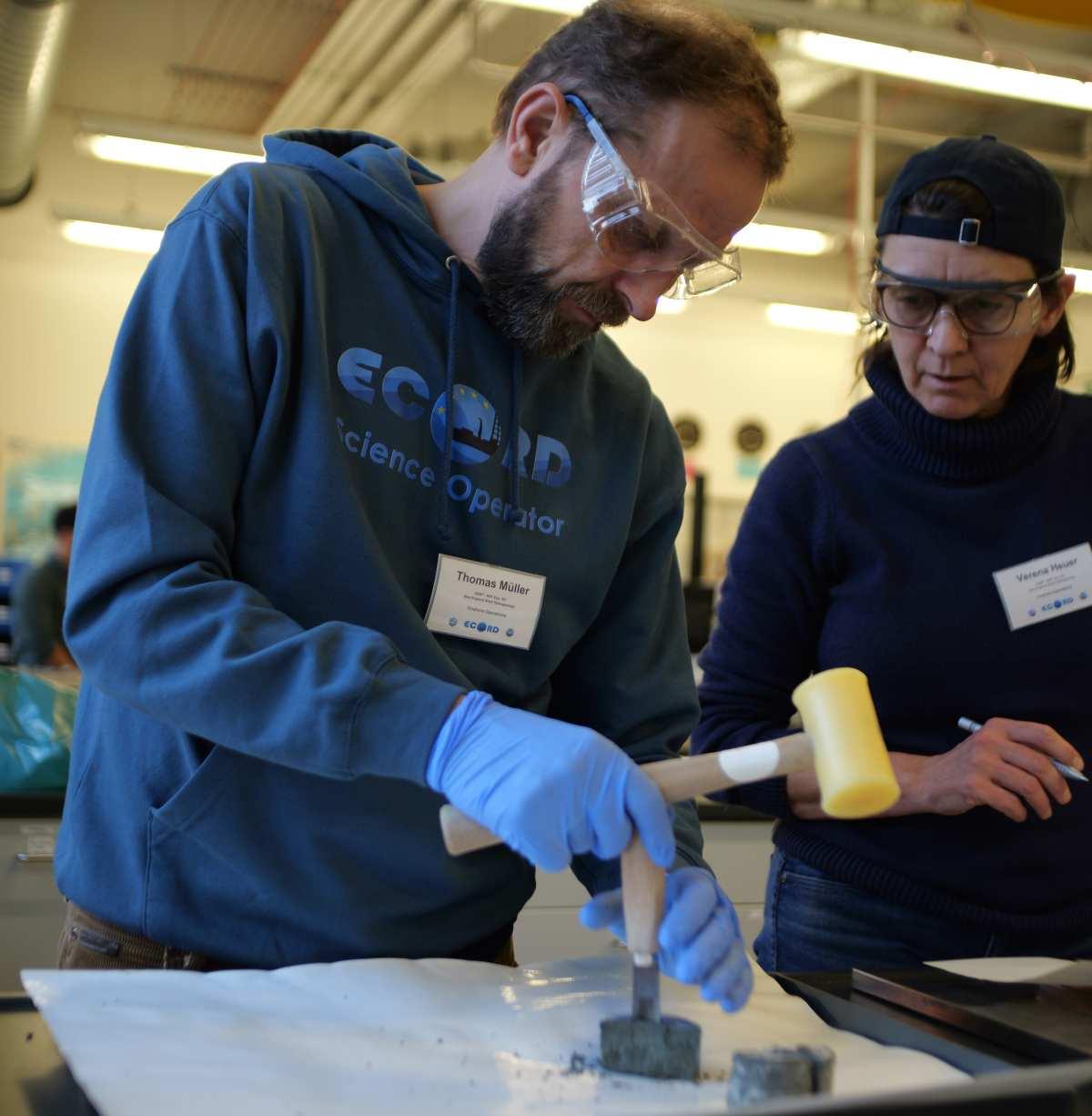 pn/ae dd f affb dacb