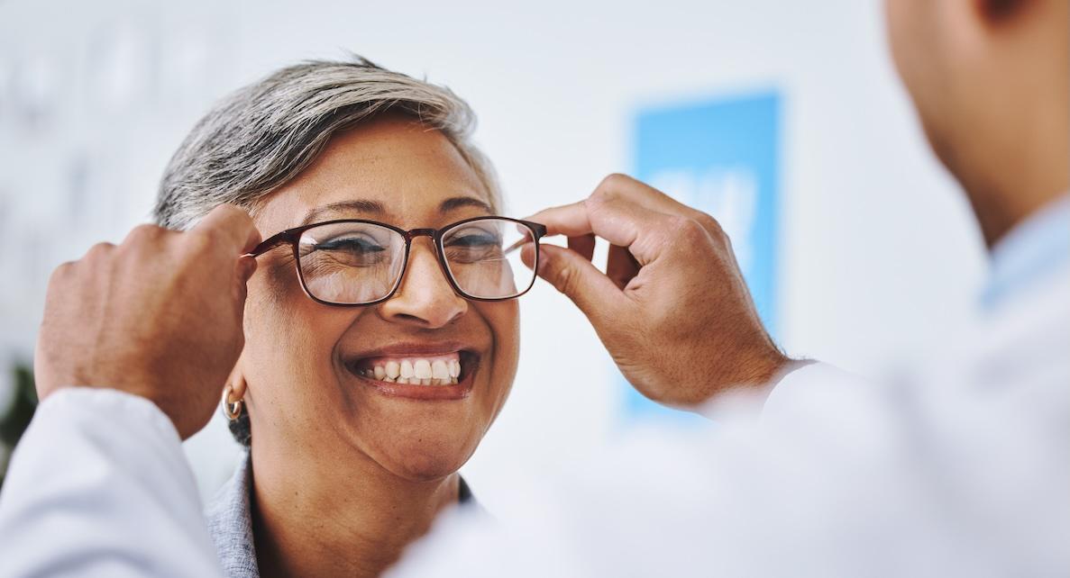 woman at eye doctor