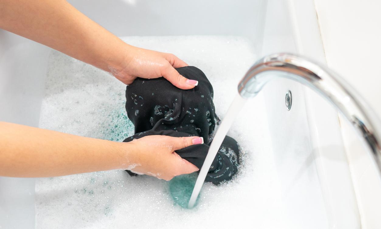 How to Wash Clothes in a Bathtub A Quick Guide
