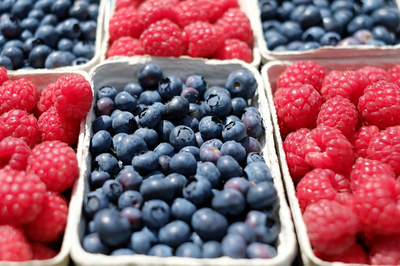 berries blueberries raspberries fruit