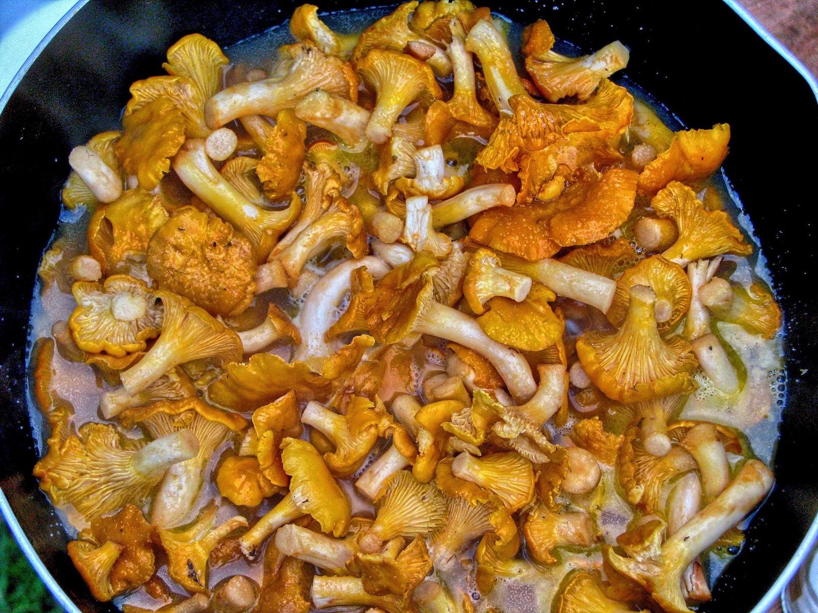 The healthiest way to cook mushrooms is actually in a microwave