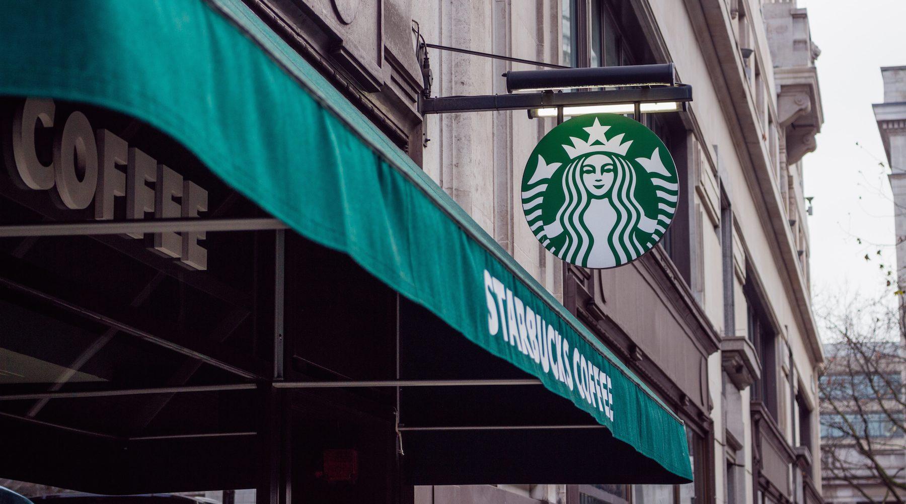 Starbucks Announces Plans to Ban Single-Use Plastic Straws by 2020