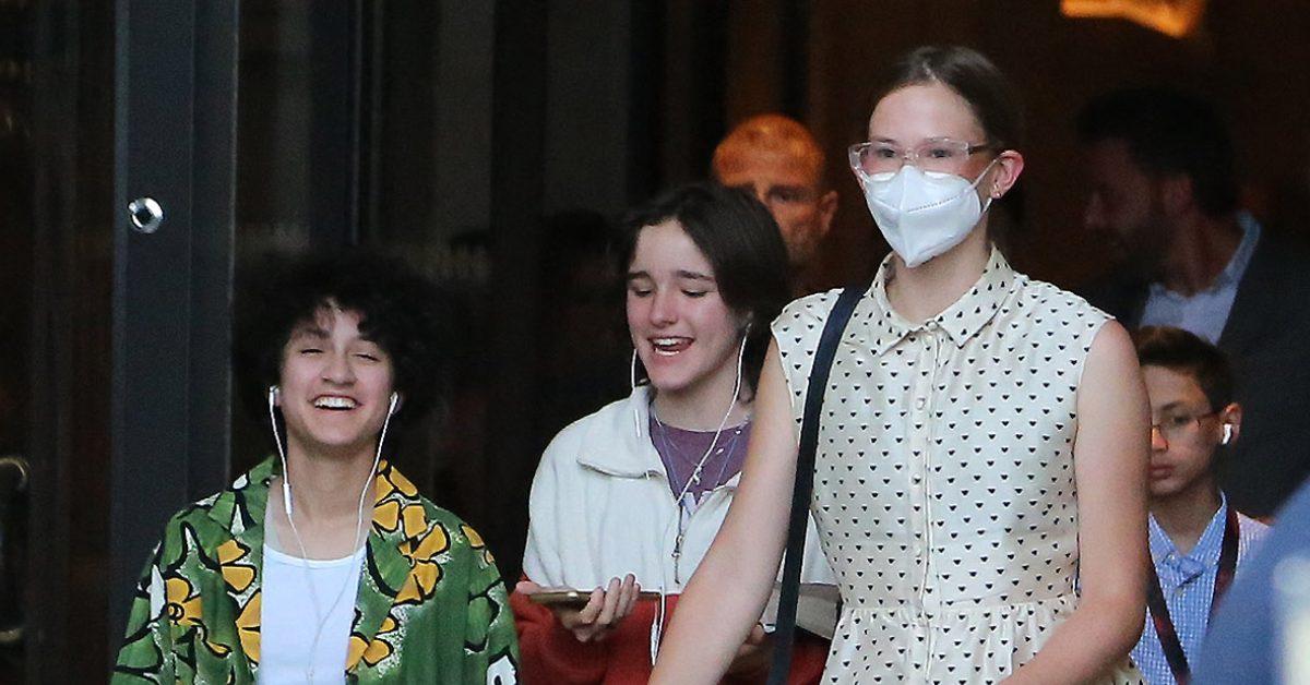 Violet Affleck wearing a mask while walking with Jennifer Lopez's kids.