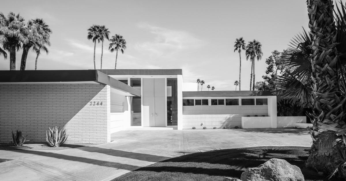 Black-and-white photo of a mid-century modern home in Palm Springs, Calif.