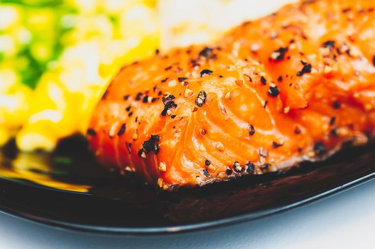 should-a-woman-expecting-a-child-be-eating-fish-in-her-diet