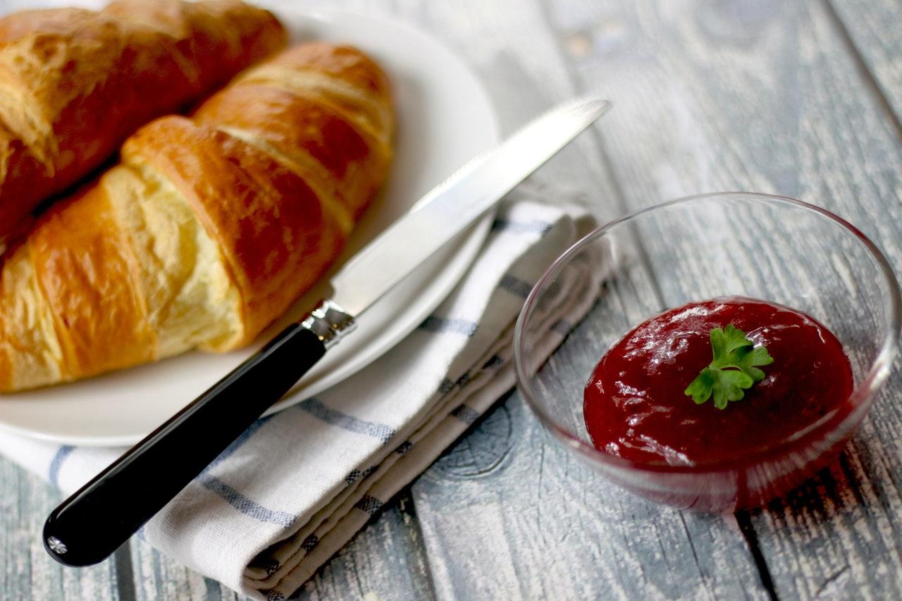 jam croissant