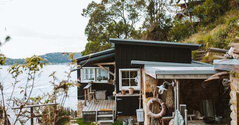 SGatLittleBlackShack_by_LuisaBrimble