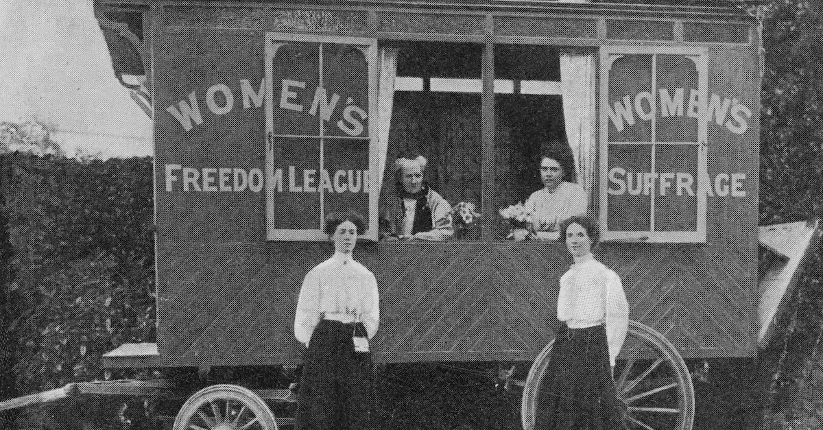 Black and white photo of suffragettes