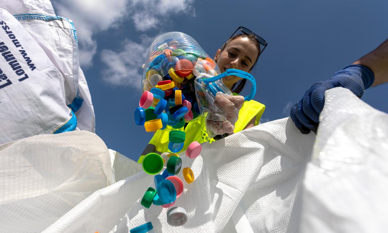 Where to Donate Plastic Bottle Caps Near Me A Guide