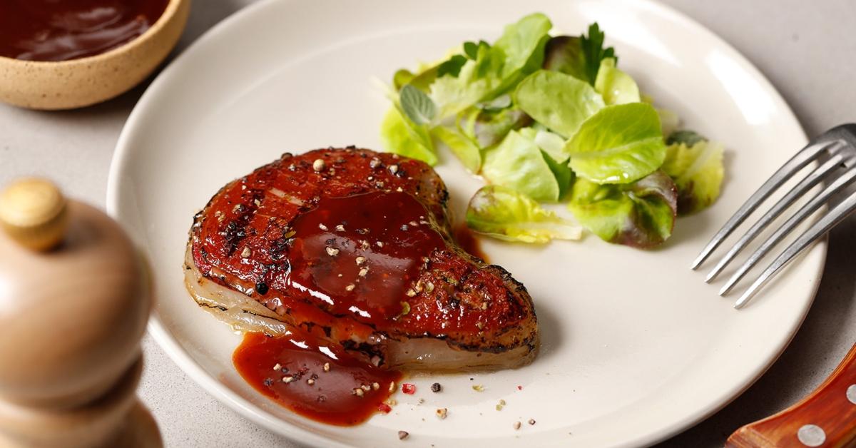 3D-printed steak and a side salad. 