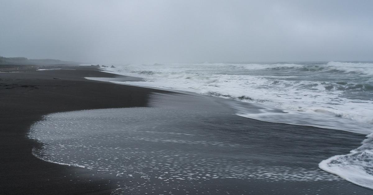 russia beach polluted