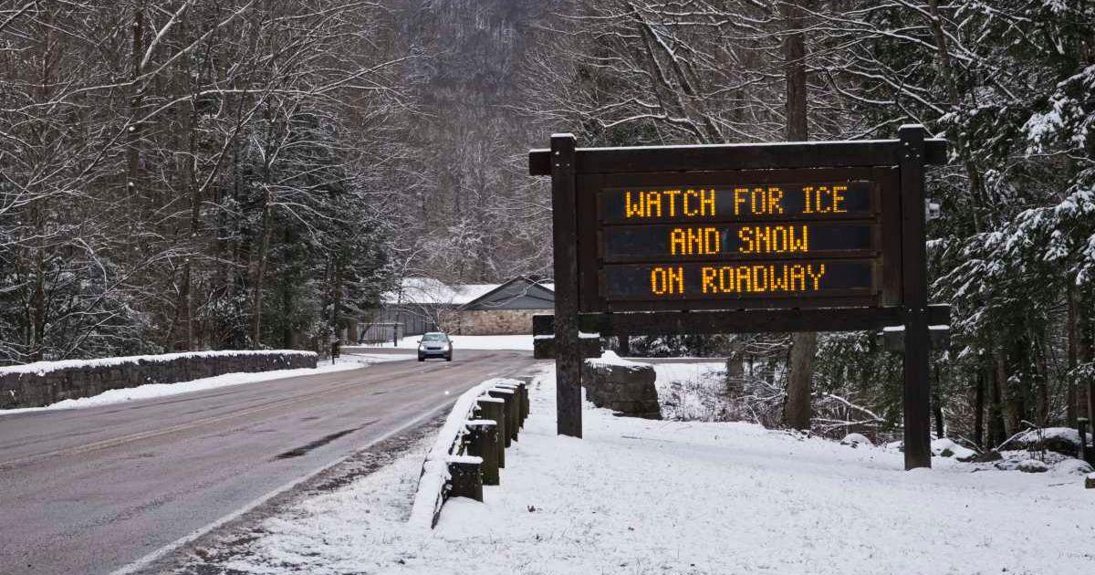 Warning of ice and snow on Smoky Mountains roads. (Representative Cover Image Source: Getty Images | wbritten)