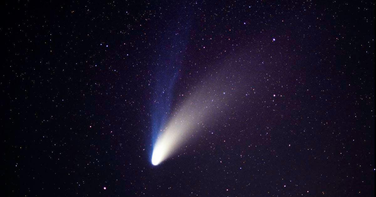 Comet with glowing tail hurtles in space (Representative Cover Image Source: Getty Images | Jeff Schneiderman)