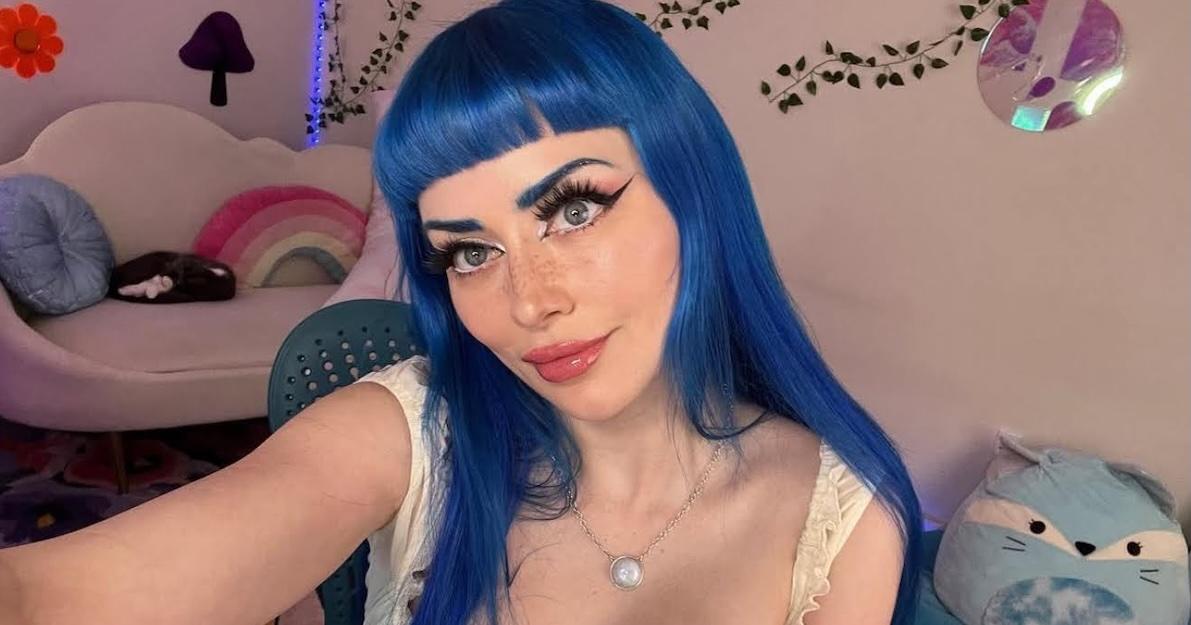 jewelz blu selfie
