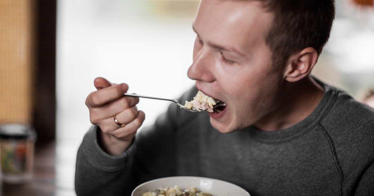 Man Eating Food at Home. (Representative Cover Image Source: Getty Images |EyeEm Mobile GmbH)