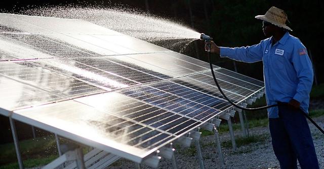 How to Clean Solar Panels for Optimum Performance