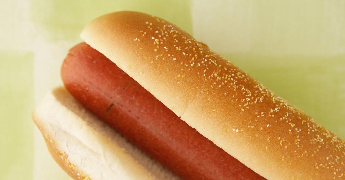 Picture of a hot dog.