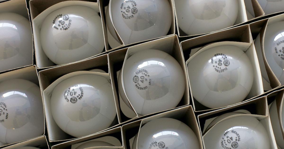 How To Recycle Light Bulbs 3 1651080375808 