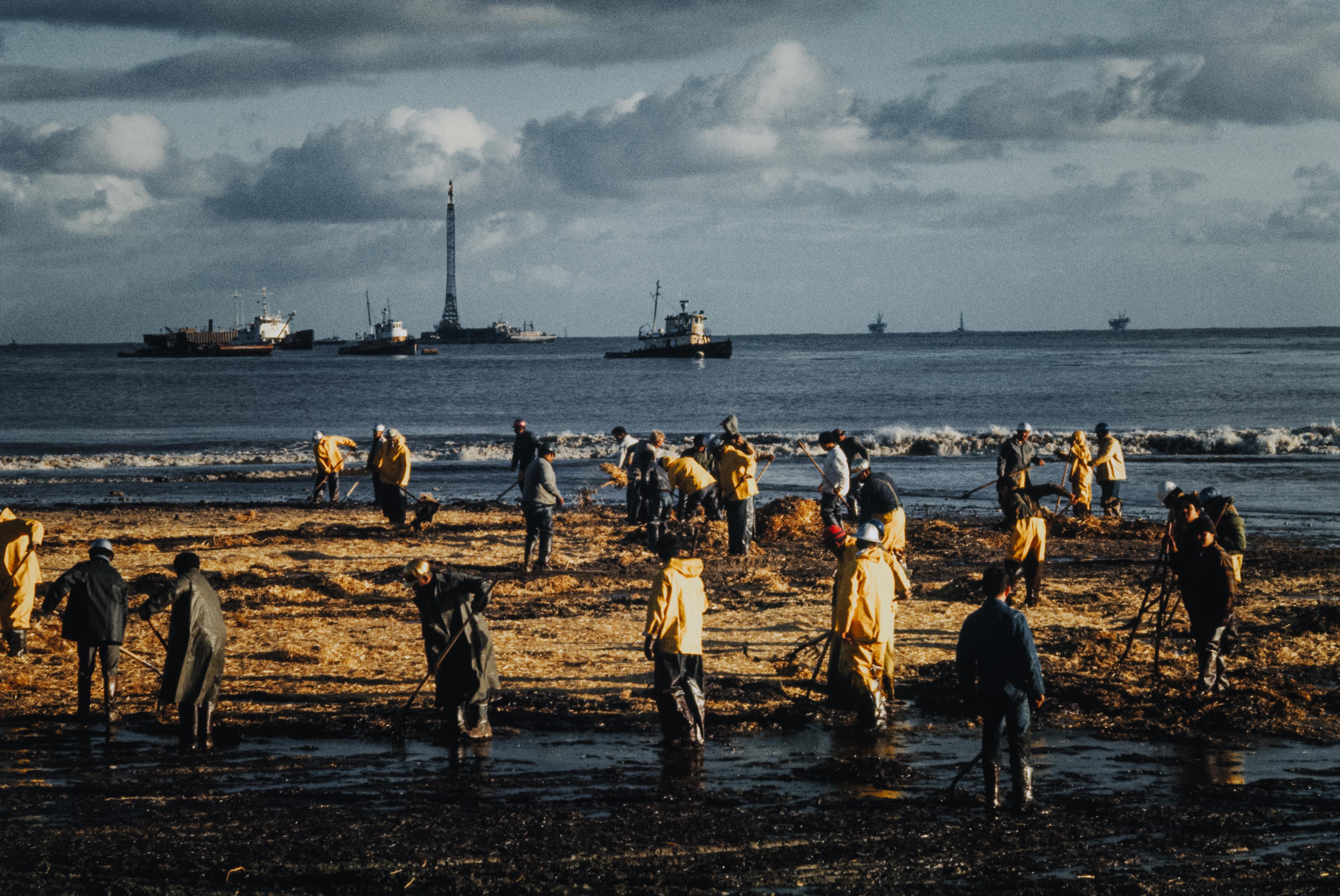 history of earth day santa barbara oil spill