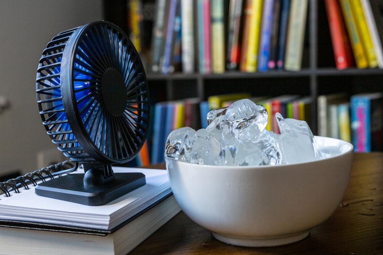 Make Air Conditioner With Fan and Ice