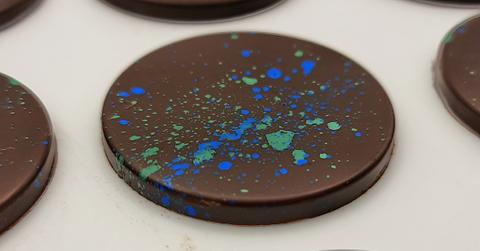 WNWN cocoa-free chocolate bars