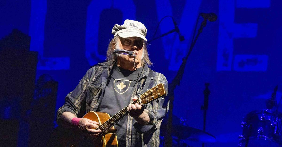In Act of Defiance Against Amazon, Artist Neil Young Offers Free Music to Greenland