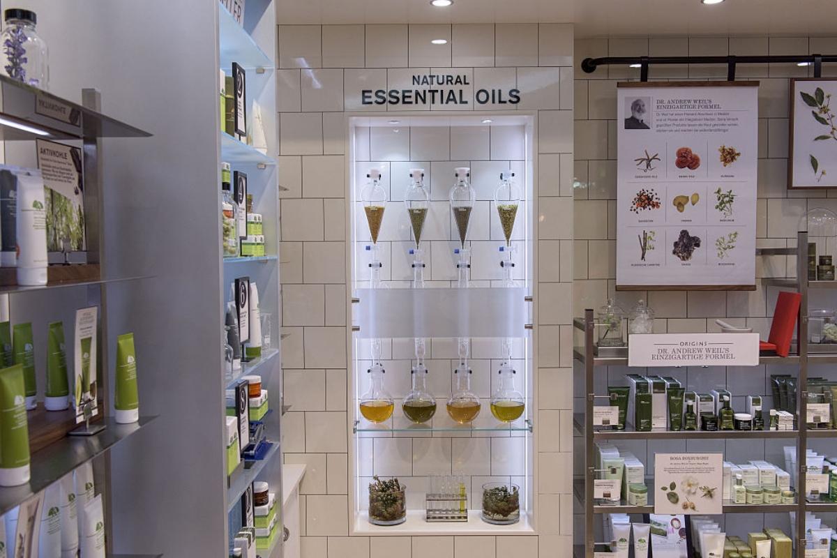 Store display of essential oils