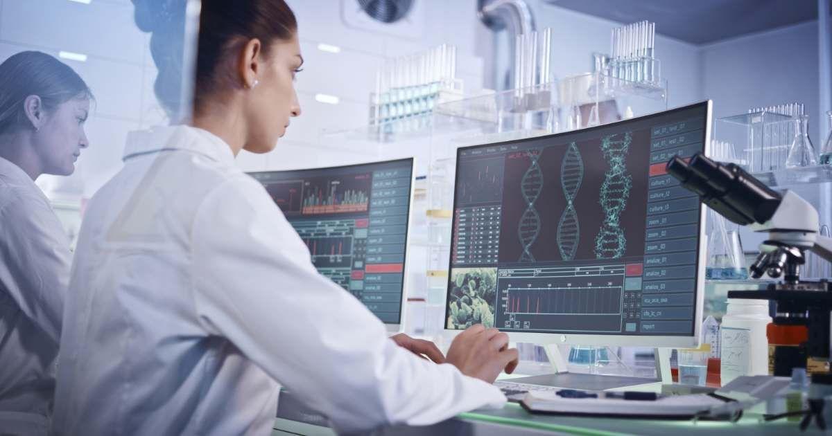 Scientists in a lab are analysing DNA on the computer. (Representative Cover Image Source: Getty Images | janiecbros)