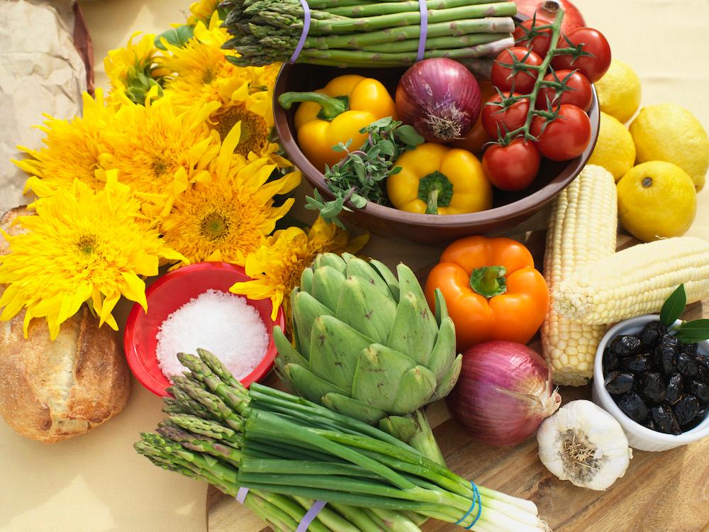 Fruits and vegetables grouped together. 