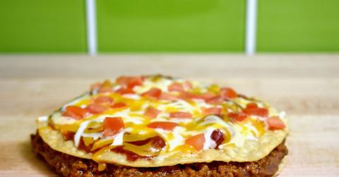 A close-up of Taco Bell's Mexican Pizza