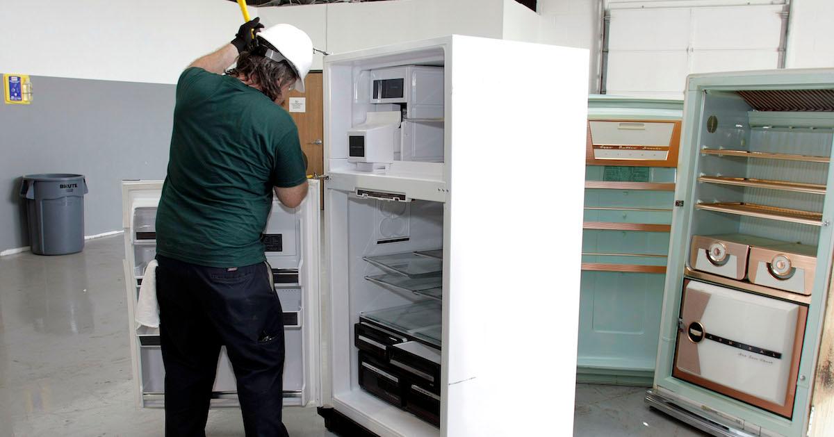 Recycling refrigerators