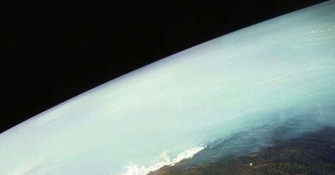 Photograph of the Earth's curve.