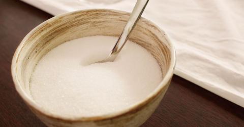 Bowl of artificial sugar