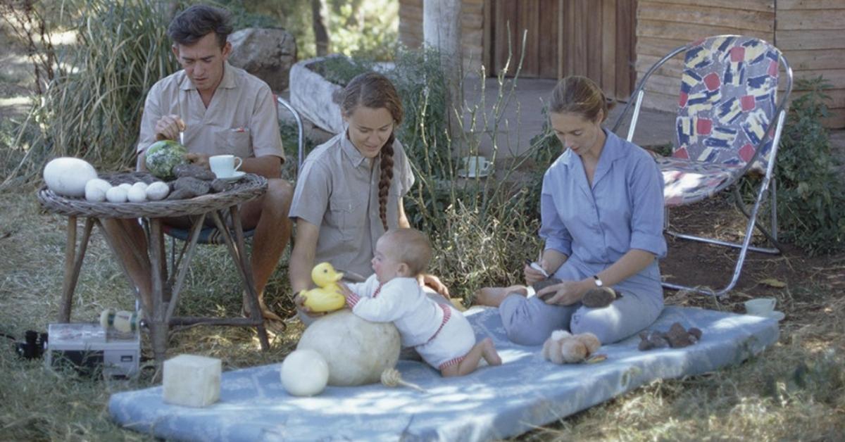 Jane Goodall (R) with her husband (L) and son