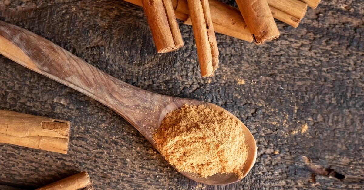 Cinnamon powder and sticks.