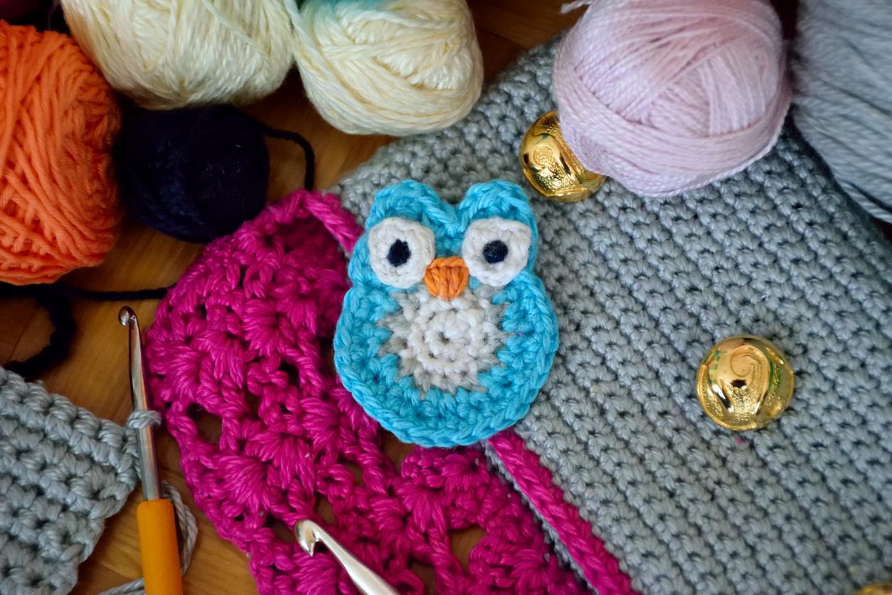 How to Treble Crochet Stitch (tr) - Sarah Maker