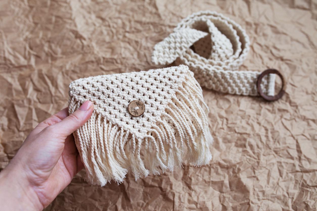 Crochet Heart Pouch Free Crochet Pattern - Persia Lou