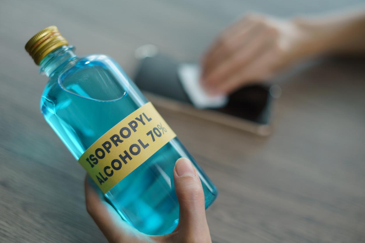 How to Turn Baby Wipes Into Sanitizing Wipes