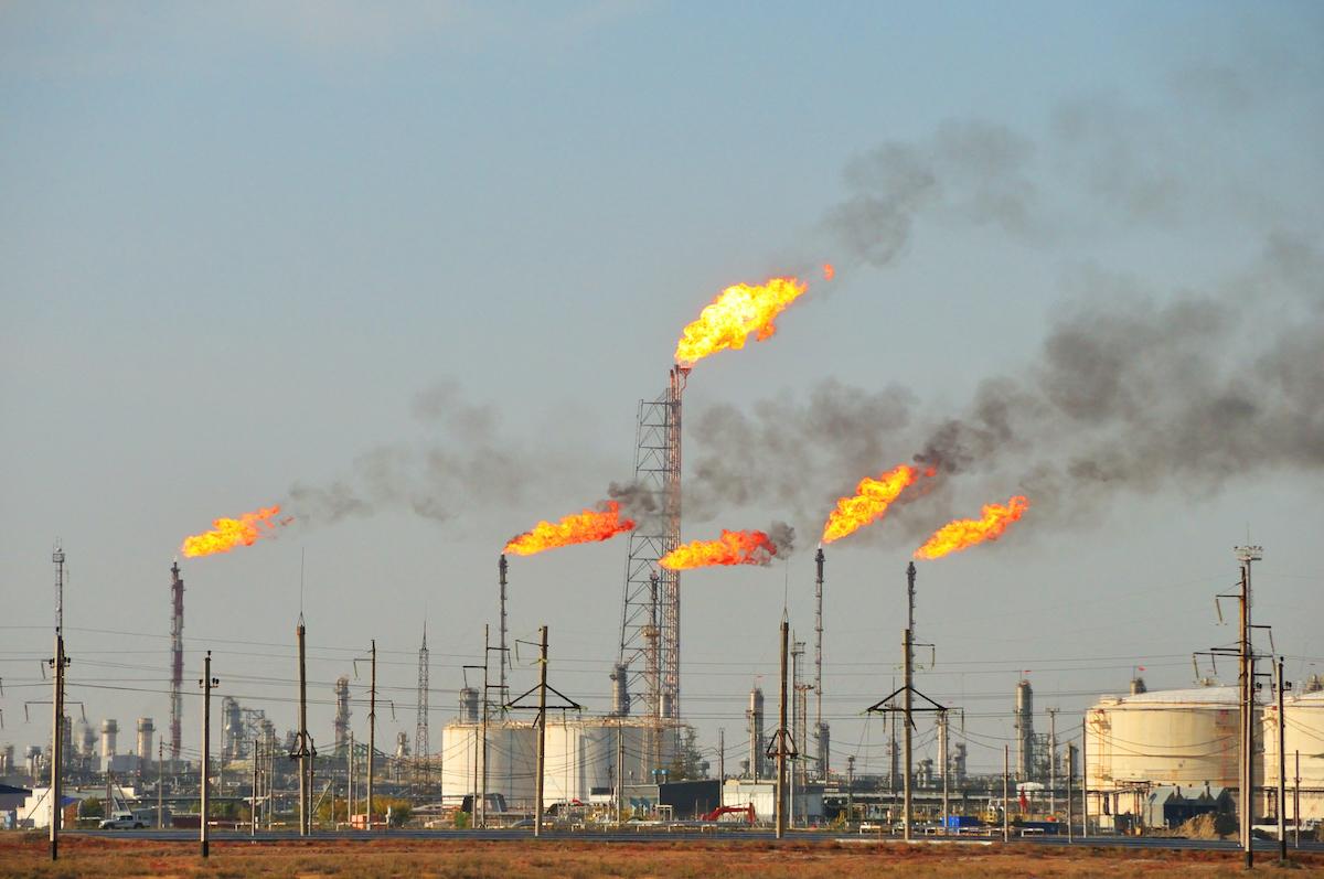 gas flaring birth risks