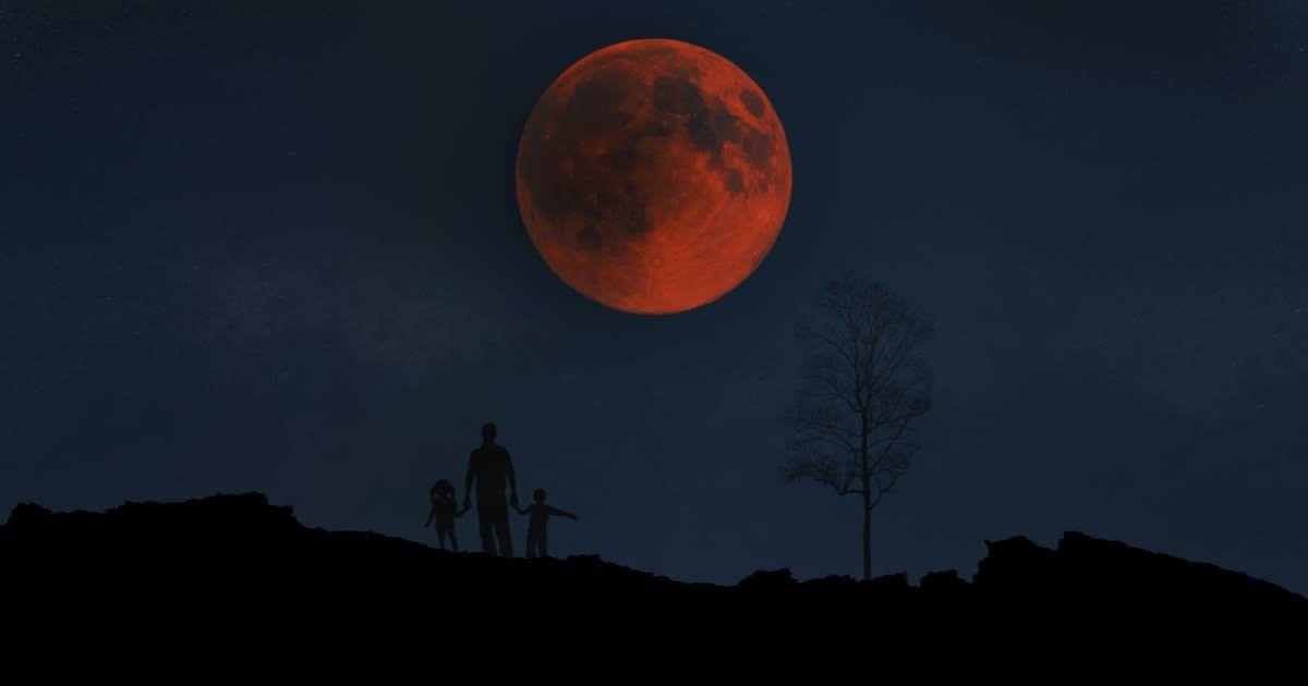 A family enjoying a total lunar eclipse. (Representative Cover Image Source: Getty Images | abhisheklegit)
