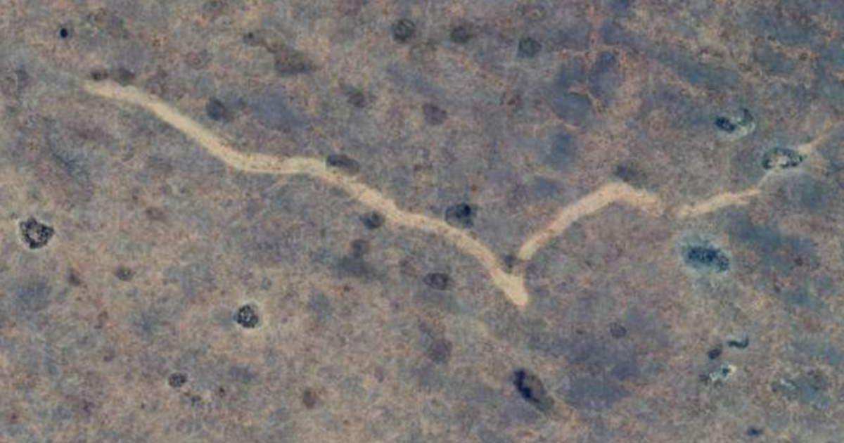 The scar visible on satellite imagery stretches for 7 miles between Southern and Western Australia. (Cover Image Source: Google Earth)