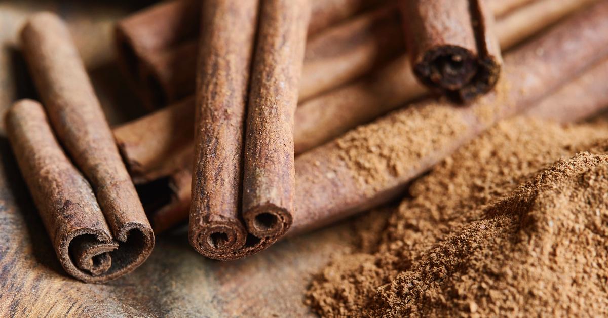 Close-up photo of cinnamon sticks.