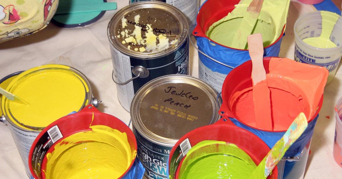 How to Recycle Old Paint