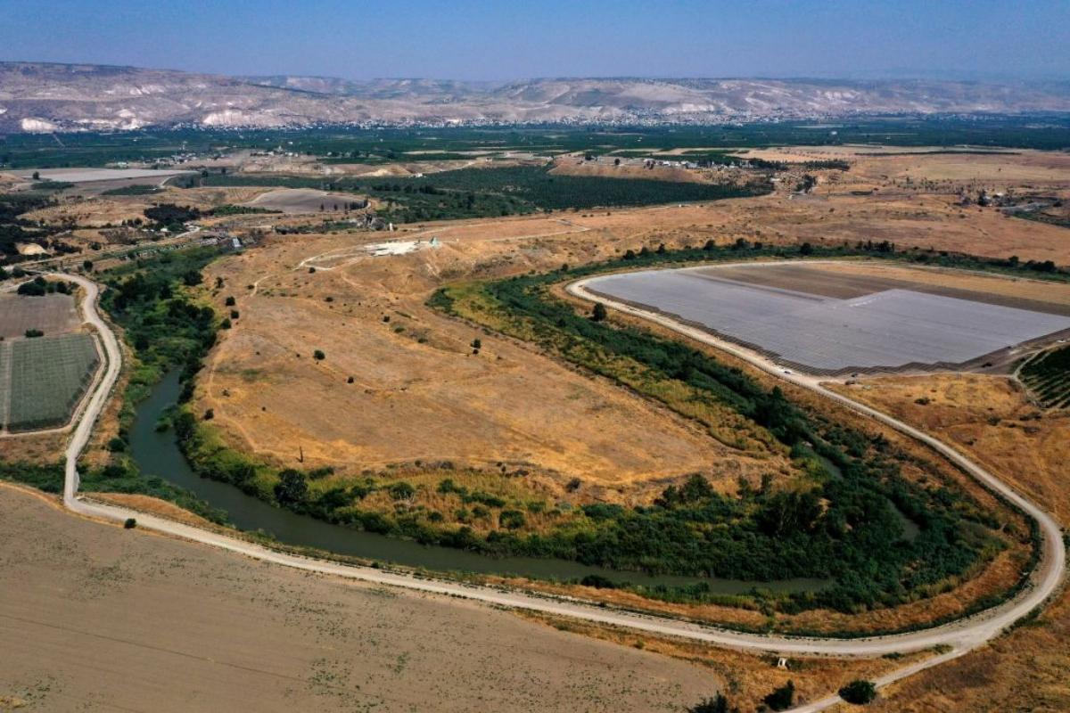 dry land surround portions of the Jordan River