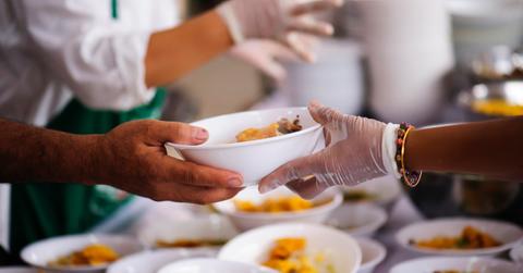 where can you volunteer on thanksgiving