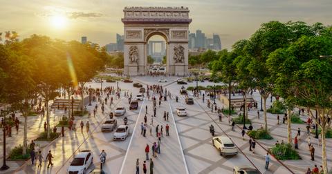 Paris Champs Elysees To Become A Green Space For Pedestrians