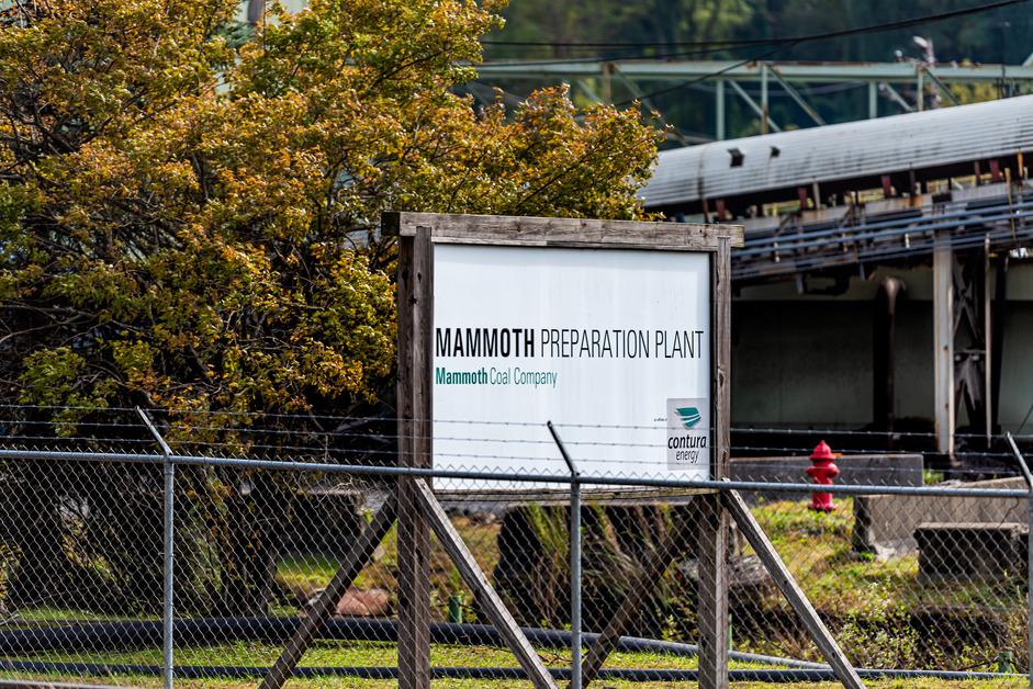 A stock photo of a West Virginia coal factory, Mammoth Preparation power plant. 