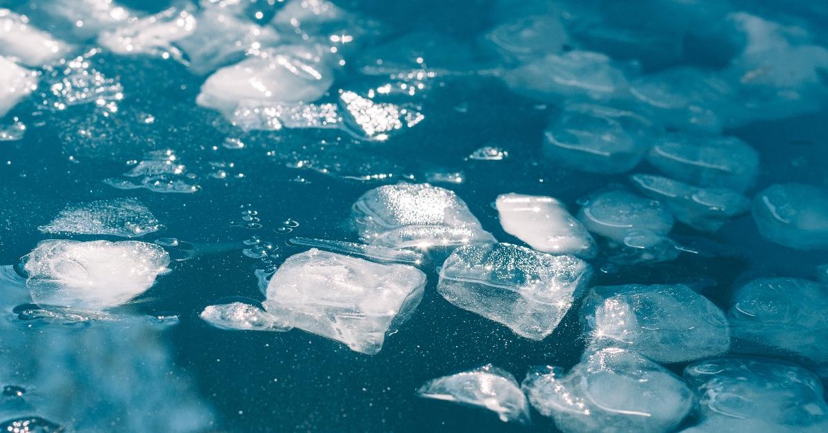 Ice floating in a cold bath